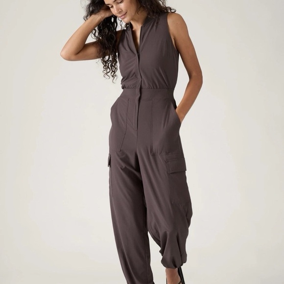 Athleta Brooklyn Utility Jumpsuit Shale Size 4 Athleisure - Picture 1 of 11